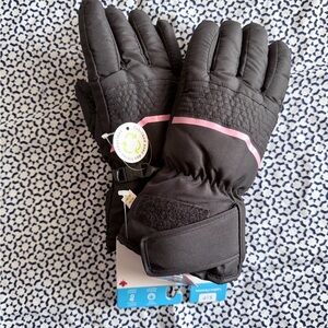 Black Winter Gloves with Anti-Slip Feature